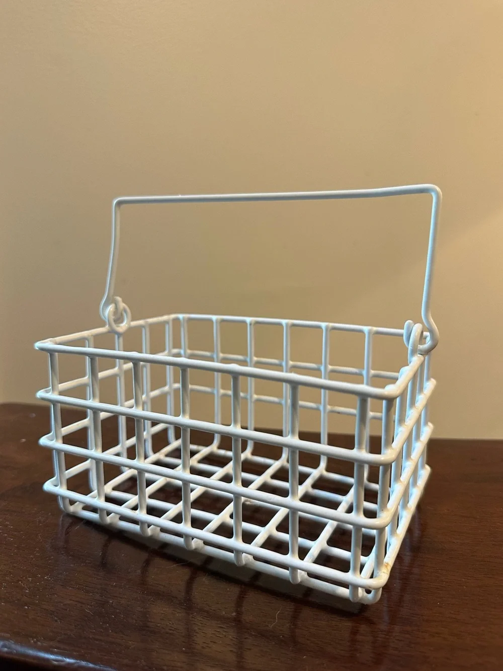 Small coated metal basket • perfect for kids